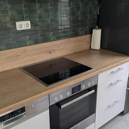 Haus 2 Zimmer, Kueche, Bad In Near Frankfurt Appartement *