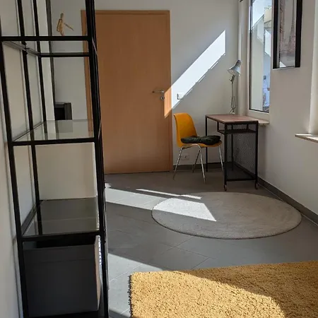 Haus 2 Zimmer, Kueche, Bad In Near Frankfurt *