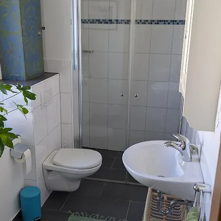 Haus 2 Zimmer, Kueche, Bad In Near Frankfurt Karben