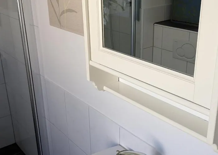 Haus 2 Zimmer, Kueche, Bad In Near Frankfurt * Karben